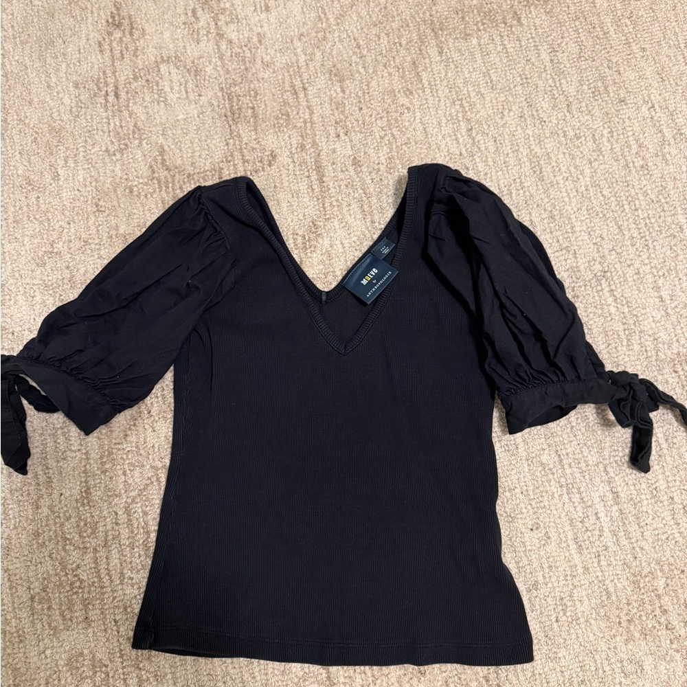 Maeve Black V-Neck Puff Sleeve Top